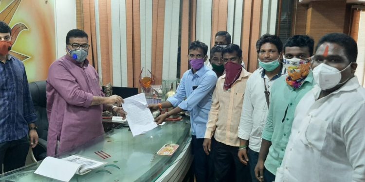 लोक कलावंतांना राज्य शासनाने आर्थिक मदत करावी