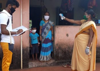 गावात सौहार्दपूर्ण वातावरण ठेवणारी कोविड योद्धा