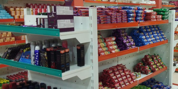 आबलोलीमध्ये बाईत यांचे बी मार्ट ग्राहकांच्या सेवेत