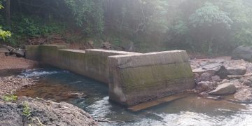 पडवे गावात कोट्यावधीच्या पेयजल योजनेचे काम रखडले