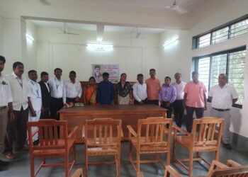 प्रकाश बुरंबाडकर यांची स्वेच्छा निवृत्ती