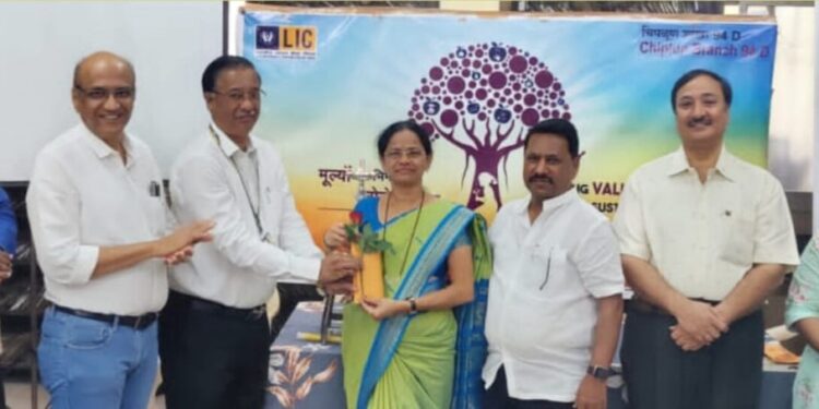 MDRT Award to Sneha Varande