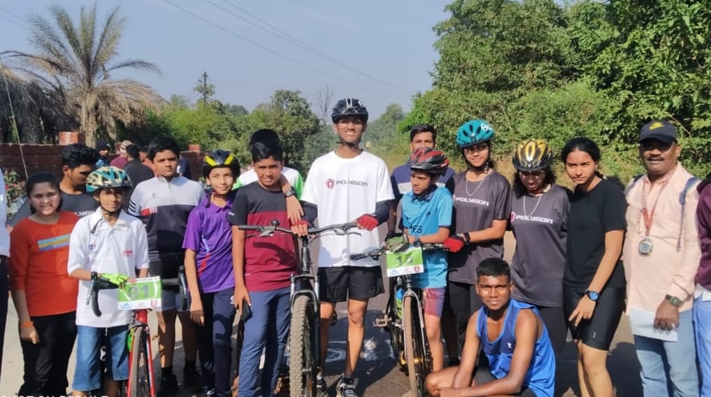 7 students of Dapoli in cycling competition