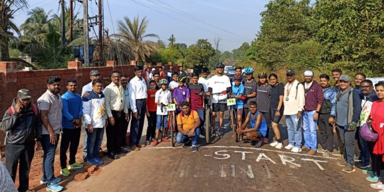 7 students of Dapoli in cycling competition