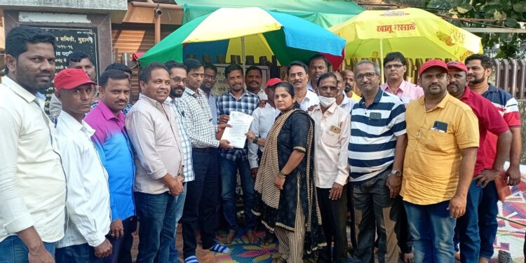 Palshet villagers protest at Guhagar