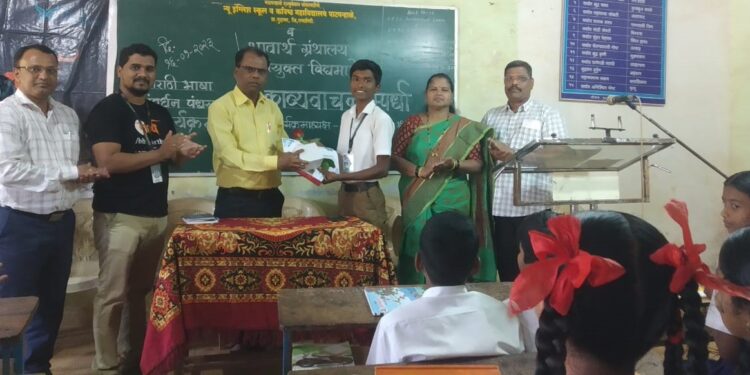 Vedant first in poetry reading competition