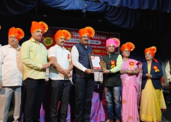 State level teacher award to Satish