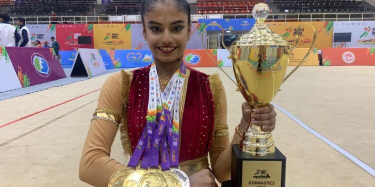 Maharashtra leads the medal table again