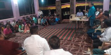 Nivoshi villagers in Balasaheb's Shiv Sena