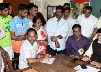 Samant took the initiative for the deaf and dumb