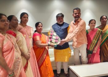 The corporators of Guhagar met Samant brothers