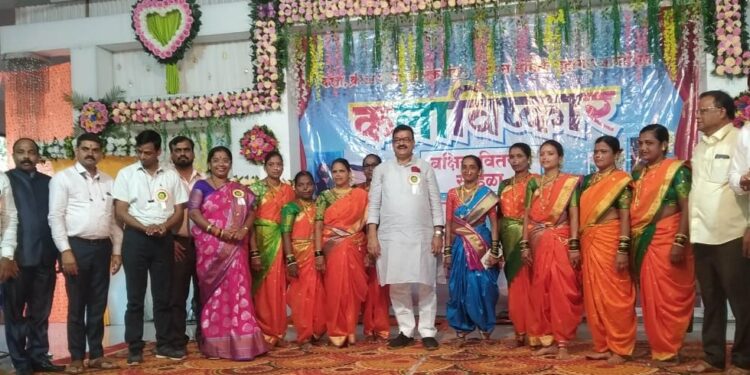 Award distribution of Art Invention Program completed