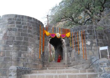 World record of Mahaarti on Shivneri