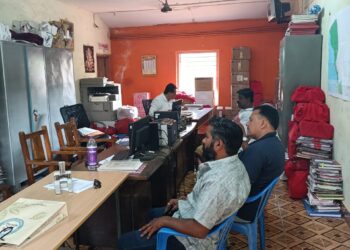 हरकती स्विकारणारा अधिकारीच अनुपस्थित