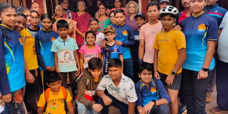 Cycle round in Dapoli on Women's Day