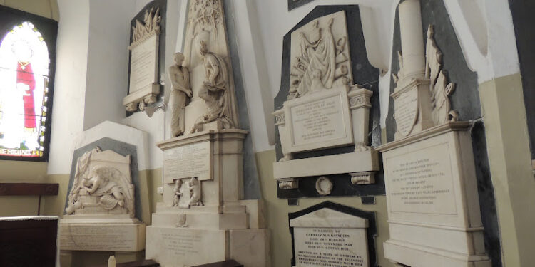 Brahmin's sculpture at the church building