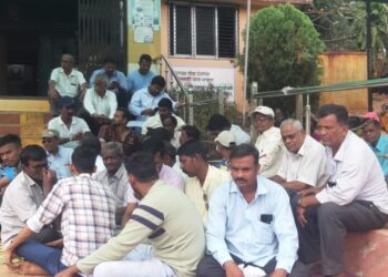 Anjanvel villagers hunger strike for school bus