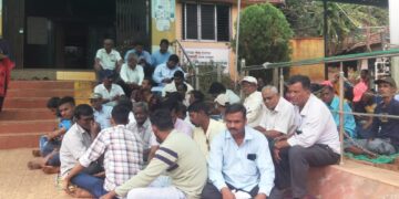Anjanvel villagers hunger strike for school bus
