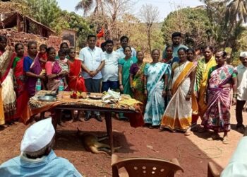 Citizens presented their grievances to the MNS office bearers