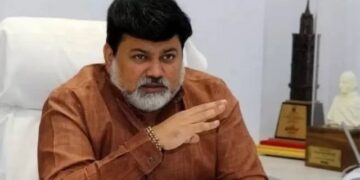 Contractual employees remain in government service