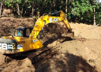 Start of silt pumping work in Kajarghati