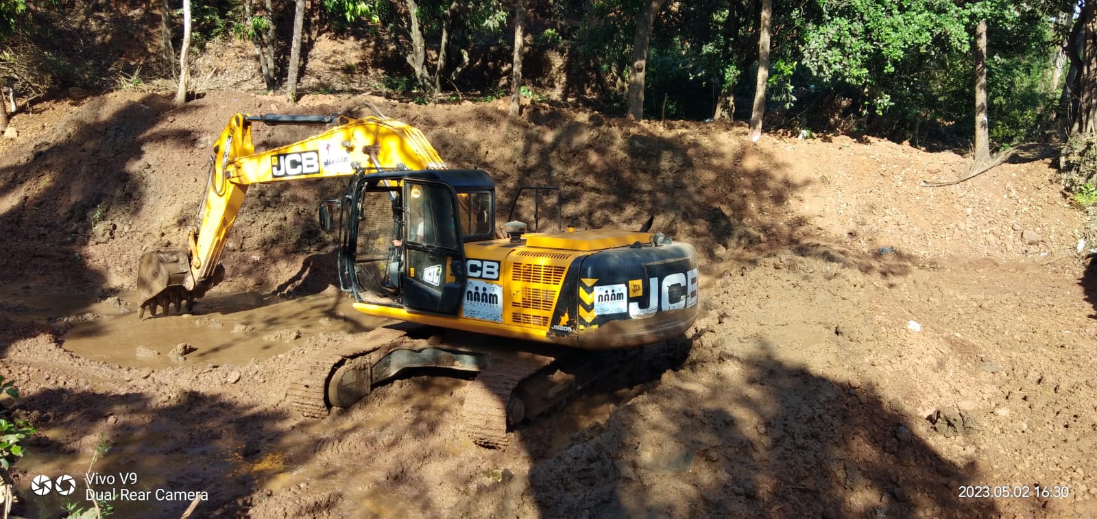 Start of silt pumping work in Kajarghati