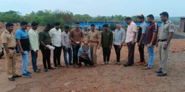 The drug smuggler was detained by the police