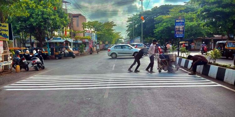 रत्नागिरीत मुख्य रस्त्यांवर गतिरोधक