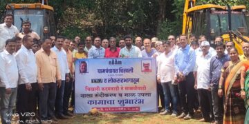 Drain widening through public participation at Chikhli