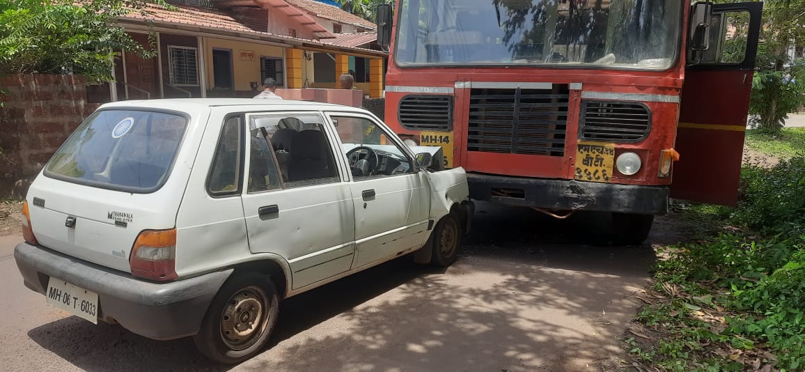 ST and four wheeler accident in Guhagar city