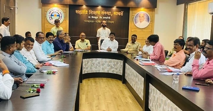 Meeting_on_Tree_Plantation_on_Mumbai_Goa_ Highway