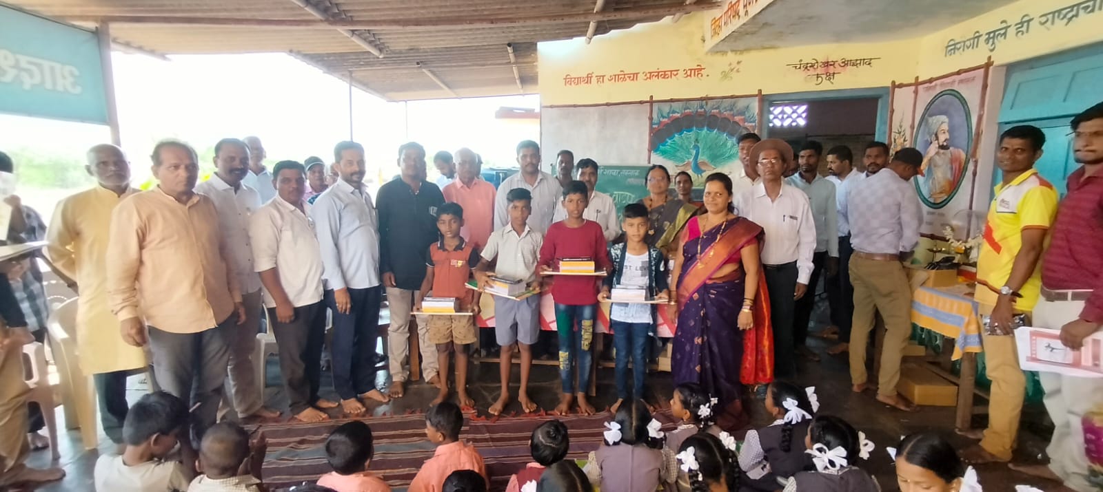 Distribution_of_educational_material_by_Nirmala_XI_team