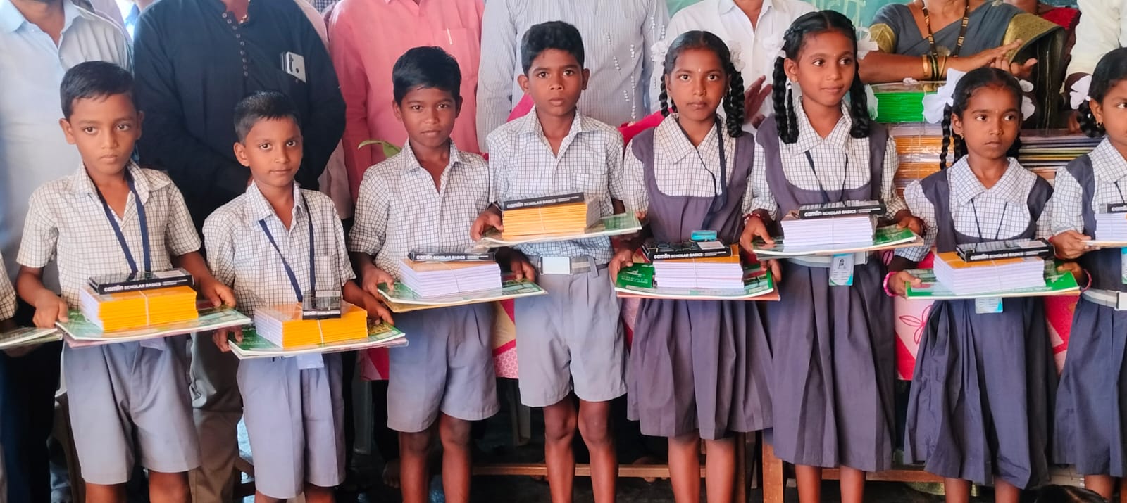 Distribution_of_educational_material_by_Nirmala_XI_team