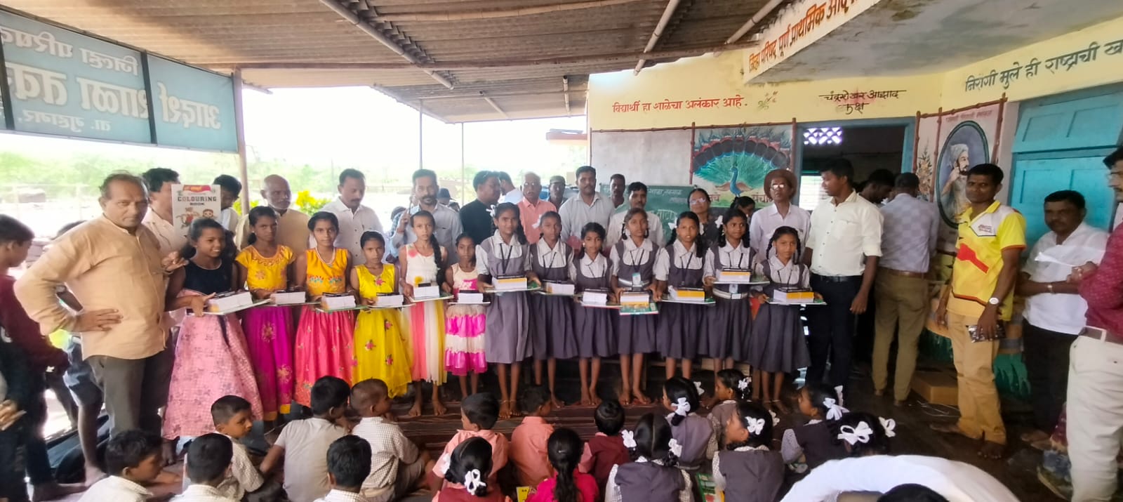 Distribution_of_educational_material_by_Nirmala_XI_team