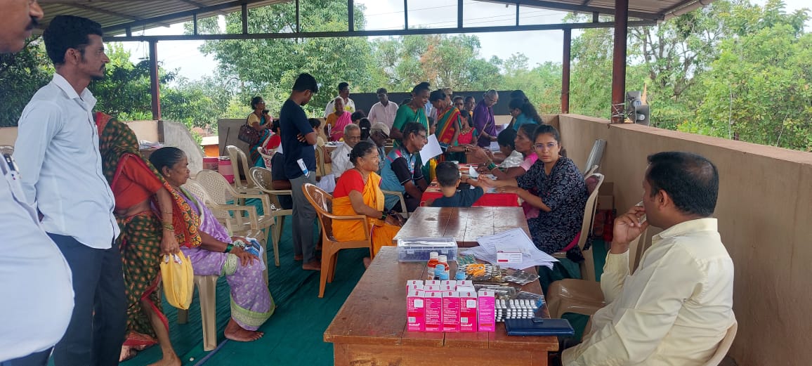 Health_camp_on_Thackeray's_birthday