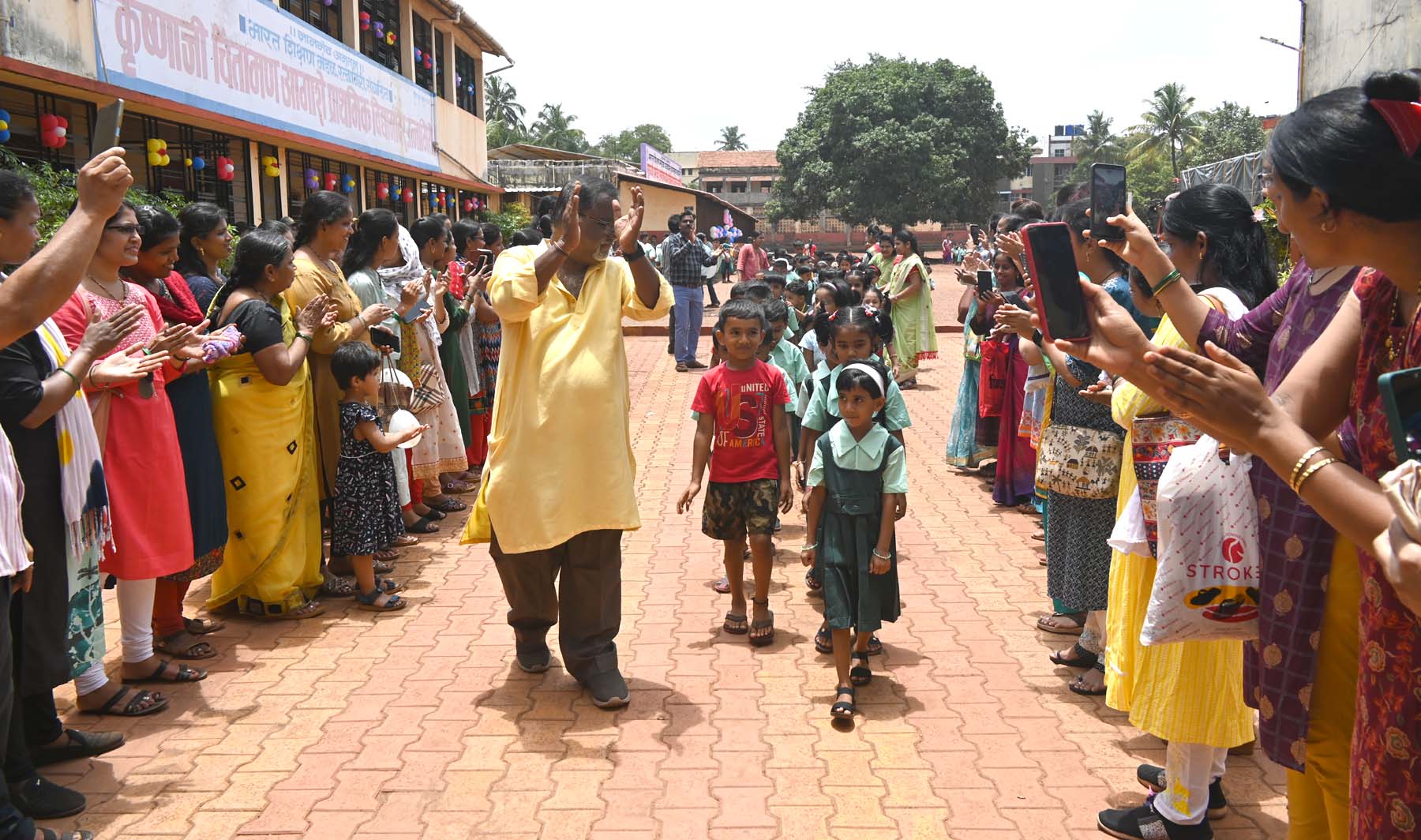 Newcomers welcome to Agashe Vidyamandir