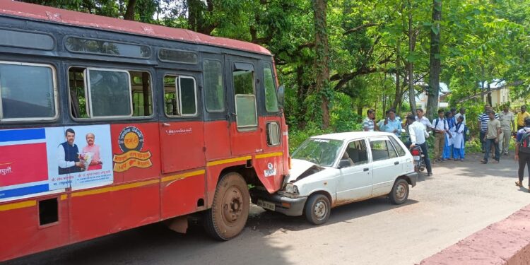 ST and four wheeler accident in Guhagar city