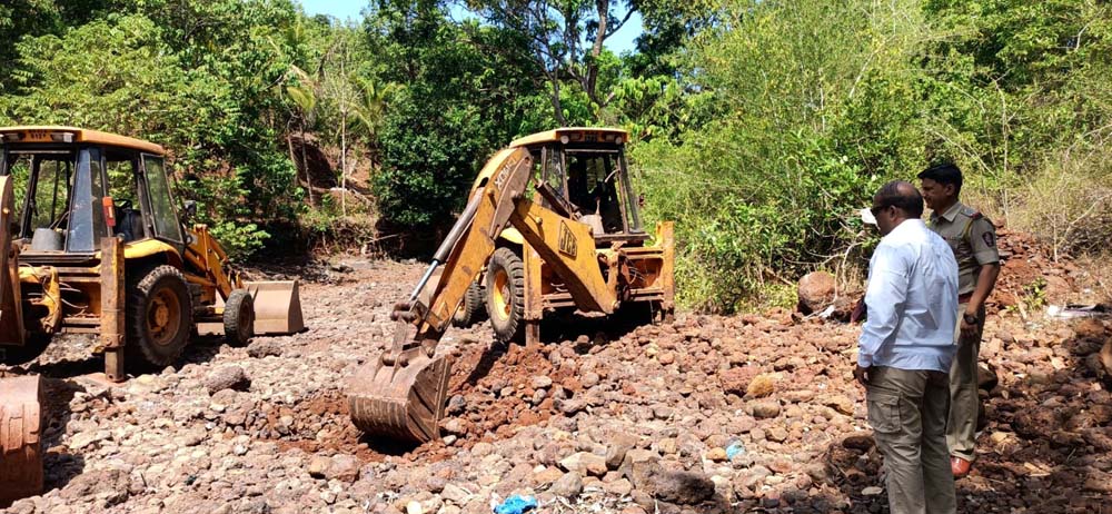 The silt of the river in Nivendi was lifted