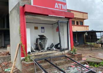 Two people arrested for breaking ATM machine
