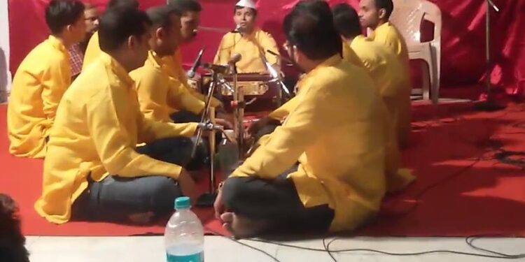Organized music bhajan competition by BJP