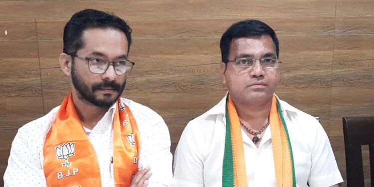 Santosh Jaitapkar held a press conference