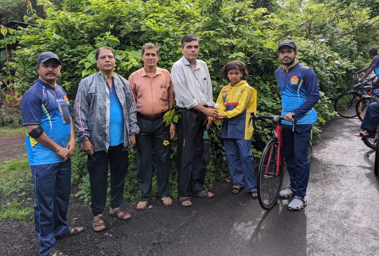 cycle round was held in Dapoli in honor of the doctor