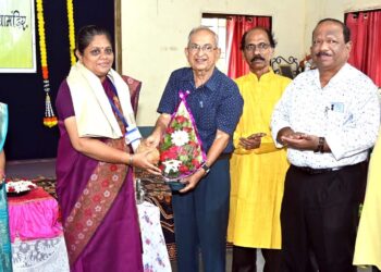 Students made a resolution at Agashe School