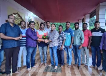 Rakesh Sakharkar as Shiv Sena City Organizer