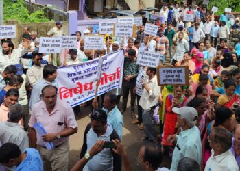 Guhagarkar united against the development plan