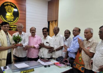 Raut felicitated by Pension Organization Service Committee
