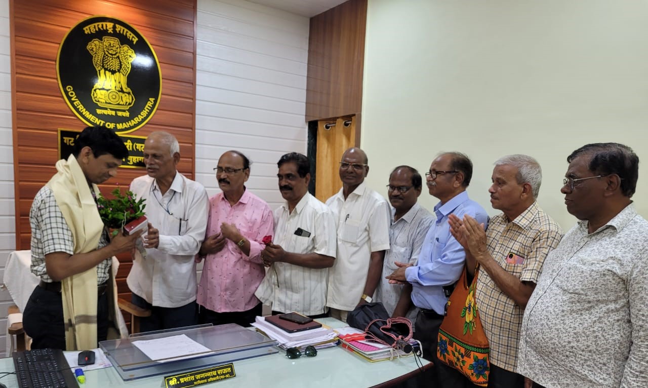 Raut felicitated by Pension Organization Service Committee