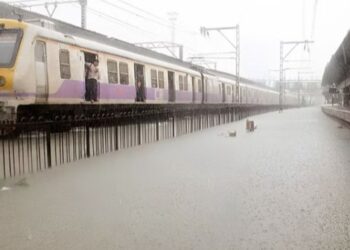 Railway services disrupted in Mumbai