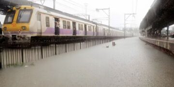 Railway services disrupted in Mumbai