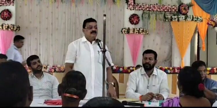 MLA Jadhav attacked the government